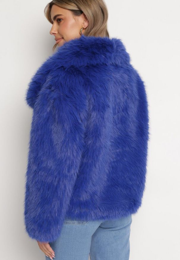 Born2be - Granatowa Kurtka Futro z Wsuwanymi Kieszeniami Liriena. Okazja: na co dzień, na spacer. Kolor: niebieski. Materiał: futro. Styl: casual, klasyczny, elegancki