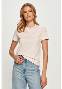 Calvin Klein Jeans - T-shirt. Okazja: na co dzień. Kolor: różowy. Materiał: bawełna, dzianina. Wzór: aplikacja. Styl: casual #1