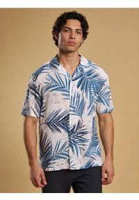 Sinsay - Wiskozowa koszula z letnim motywem - niebieski. Kolor: niebieski. Materiał: wiskoza. Sezon: lato