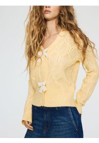 Reserved - Kardigan z kokardkami - żółty. Typ kołnierza: kokarda. Kolor: żółty. Materiał: dzianina, wełna #1