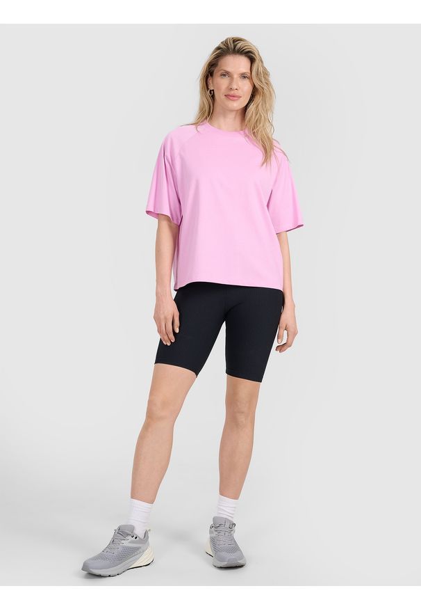 4f - 4F T-shirt oversize gładki damski - różowy S. Okazja: na co dzień. Kolor: różowy. Materiał: bawełna, jersey. Długość rękawa: krótki rękaw. Długość: krótkie. Wzór: gładki. Styl: sportowy, klasyczny, casual