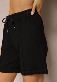Renee - Czarne Casualowe Szorty High Waist z Kieszeniami Wykończone Gumką Shezetta. Okazja: na co dzień. Stan: podwyższony. Kolor: czarny. Materiał: materiał. Sezon: lato. Styl: casual