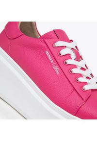 Wittchen - Damskie sneakersy ze skóry na grubej podeszwie klasyczne różowe. Okazja: na co dzień. Nosek buta: okrągły. Kolor: różowy. Materiał: skóra. Obcas: na platformie #10
