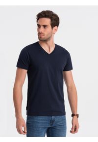 Ombre Clothing - Klasyczna męska bawełniana koszulka z dekoltem w serek BASIC - granatowa V2 - Rozmiar: M. Typ kołnierza: dekolt w serek. Kolor: niebieski. Materiał: bawełna. Styl: klasyczny #3