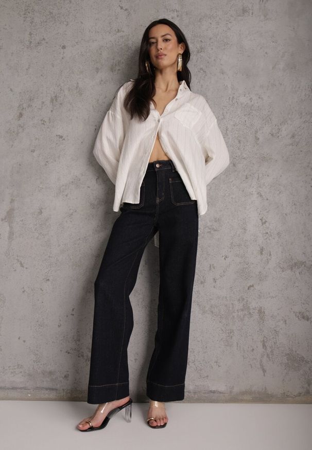 Renee - Biała Koszula z Wiskozy z Domieszką Lnu ze Strukturalnego Materiału Sewrita. Okazja: na spacer. Kolor: biały. Materiał: wiskoza, materiał, len. Styl: street