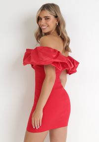 Born2be - Czerwona Sukienka Dopasowana z Falbanami Acore. Kolor: czerwony. Styl: elegancki #4
