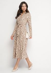 Born2be - Beżowa Koszulowa Sukienka z Wiskozą Paskiem i Geometrycznym Motywem Erislevia. Okazja: na co dzień, na spacer. Typ kołnierza: dekolt w kształcie V. Kolor: beżowy. Materiał: wiskoza. Długość rękawa: długi rękaw. Wzór: geometria. Typ sukienki: koszulowe. Styl: klasyczny, casual, elegancki #7