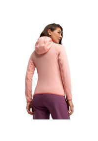 SIROKO - Damska lekka trekkingowa kurtka polarowa z kapturem Siroko Ember Pink. Typ kołnierza: kaptur. Kolor: różowy. Materiał: polar. Sport: turystyka piesza
