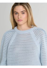 Big-Star - Sweter damski o ażurowym splocie błękitny Funia 400. Kolor: niebieski. Materiał: jeans. Długość rękawa: raglanowy rękaw. Wzór: ze splotem, ażurowy. Sezon: wiosna. Styl: klasyczny, elegancki #3