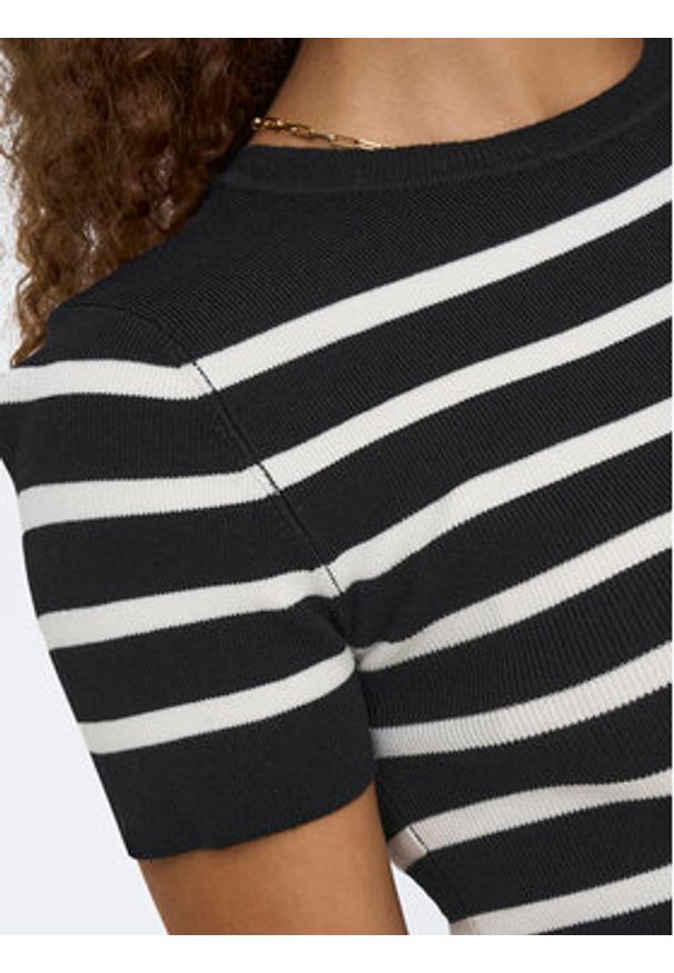 JDY T-Shirt Cirkeline 15307860 Czarny Slim Fit. Kolor: czarny. Materiał: wiskoza