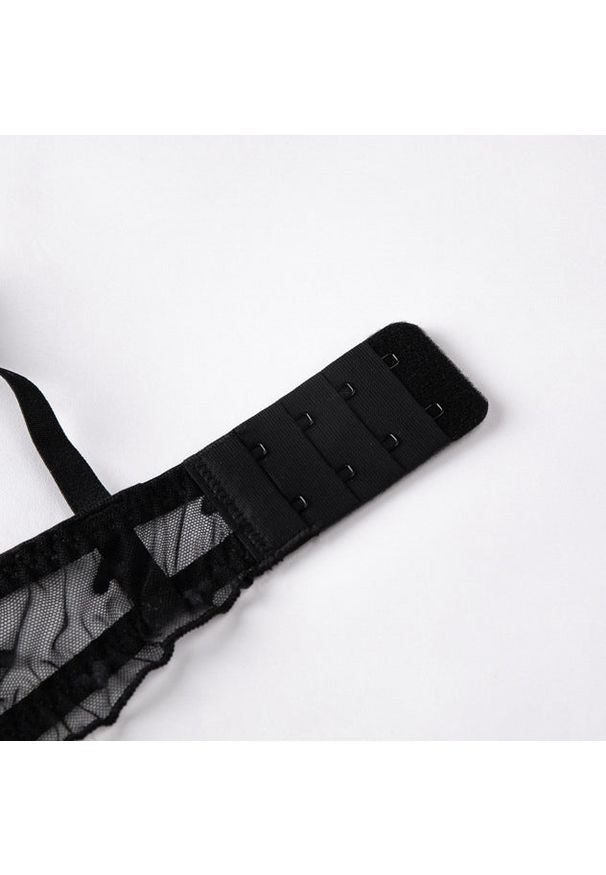 Intica - Zestaw bielizny z koronkowymi detalami na co dzień i specjalne okazje Heajung. Kolor: fioletowy. Materiał: koronka