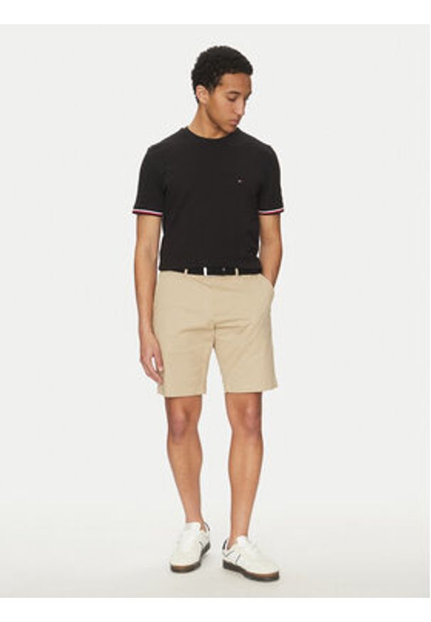 TOMMY HILFIGER - Tommy Hilfiger Szorty materiałowe Harlem MW0MW23568 Beżowy Regular Fit. Kolor: beżowy. Materiał: bawełna