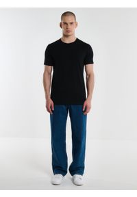 Big-Star - Koszulka męska z krótkim rękawem czarna Classac 906. Kolor: czarny. Materiał: bawełna. Długość rękawa: krótki rękaw. Długość: krótkie. Wzór: gładki. Sezon: zima #1