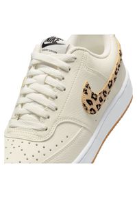 Nike Court Vision Sneakersy damskie. Okazja: na co dzień. Kolor: beżowy. Materiał: guma, syntetyk, materiał. Szerokość cholewki: normalna. Sezon: lato. Model: Nike Court #7