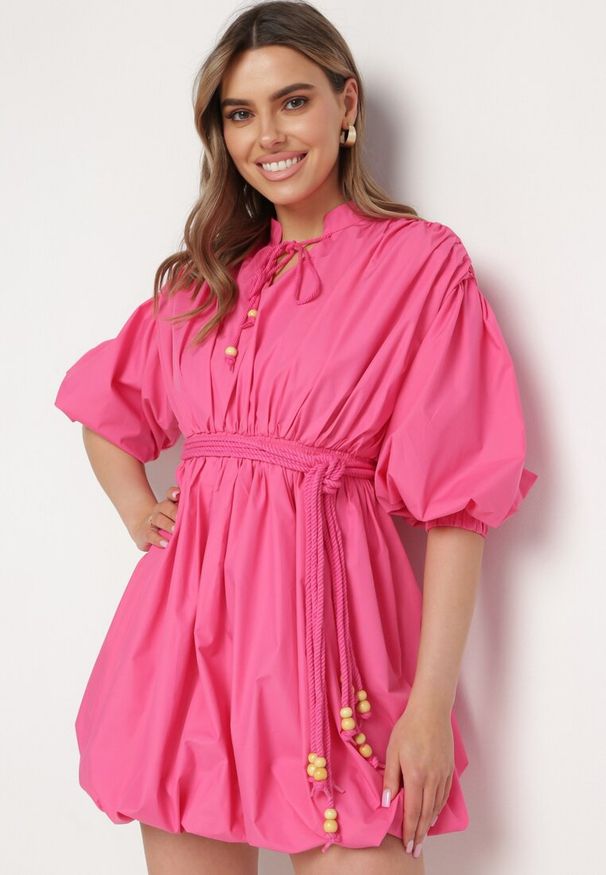 Born2be - Różowa Sukienka Adousa. Kolor: różowy. Materiał: tkanina, guma. Wzór: gładki. Typ sukienki: bombki. Styl: klasyczny. Długość: mini