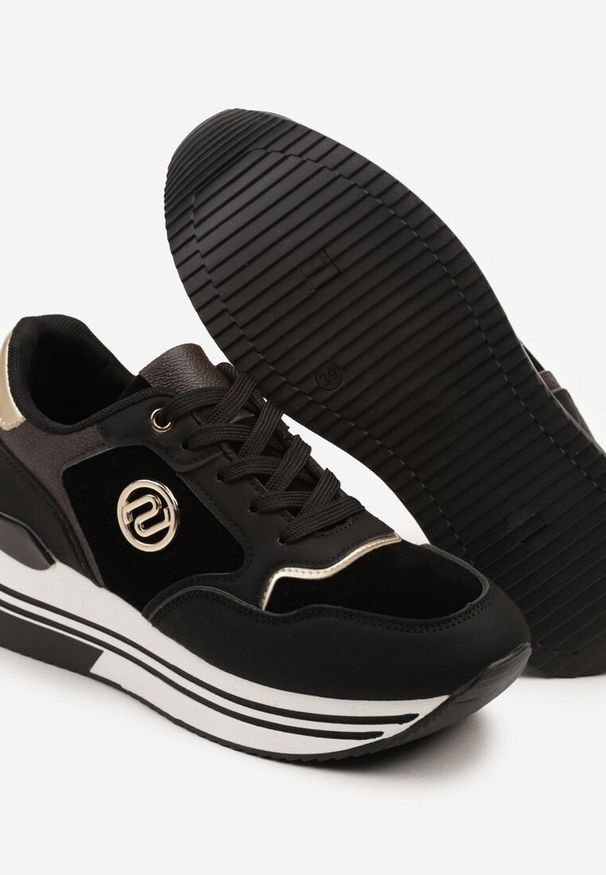 Born2be - Czarne Sneakersy na Grubej Podeszwie z Ozdobną Naszywką Ronivelle. Kolor: czarny. Materiał: jeans. Wzór: aplikacja