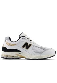 Buty New Balance M2002RPN - białe. Okazja: na co dzień. Kolor: biały. Materiał: zamsz, skóra, guma. Szerokość cholewki: normalna. Sport: bieganie