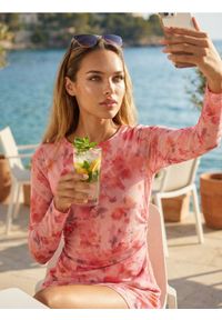 Sinsay - Sukienka mini w kwiaty - wielobarwny. Wzór: kwiaty. Długość: mini #1