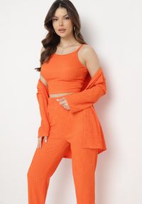 Born2be - Pomarańczowy 3-częściowy Komplet Casual z Plisowanej Tkaniny Spodnie Top i Koszula Farella. Kolor: pomarańczowy. Materiał: tkanina #4