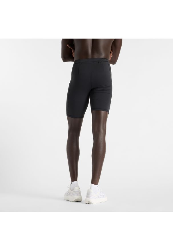 Spodenki męskie New Balance MS51271BK – czarne. Kolor: czarny. Materiał: materiał, lycra, poliester. Długość: krótkie. Sport: fitness