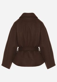 Born2be - Brązowy Krótki Płaszcz z Wiskozą o Pudełkowym Kroju z Wiązanym Paskiem i Kołnierzem Tusilia. Okazja: na co dzień. Kolor: brązowy. Materiał: wiskoza. Długość: krótkie. Styl: casual, klasyczny #3