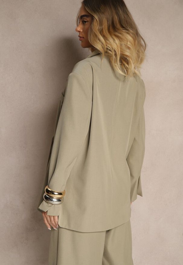 Renee - Jasnozielona Pudełkowa Marynarka Dwurzędowa o Fasonie Oversize Cornelise. Okazja: na co dzień, na spotkanie biznesowe. Kolor: zielony. Materiał: jeans. Styl: elegancki, biznesowy, casual