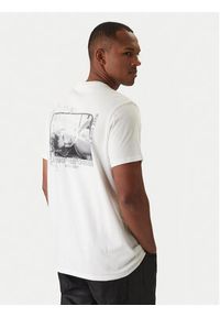 Guess T-Shirt M6RI02 KBZV1 Biały Regular Fit. Kolor: biały. Materiał: bawełna #2