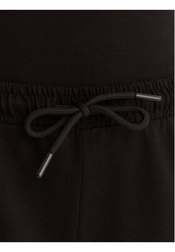 Guess Szorty sportowe E6GD01 KCRZ1 Czarny Relaxed Fit. Kolor: czarny. Materiał: bawełna