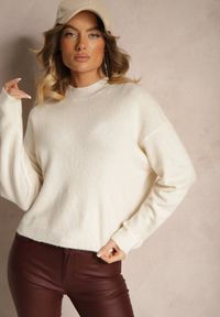 Renee - Jasnobeżowy Casualowy Sweter z Wełną Sassilae. Okazja: na co dzień. Kolor: beżowy. Materiał: wełna. Styl: casual