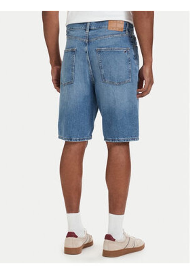Tommy Jeans Szorty jeansowe Jaimie DM0DM22983 Niebieski Relaxed Fit. Kolor: niebieski. Materiał: bawełna