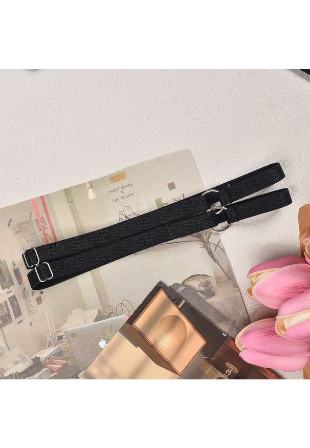 Intica - Komplet bielizny z subtelnymi detalami na wyjątkowe okazje Nesha. Materiał: materiał, skóra