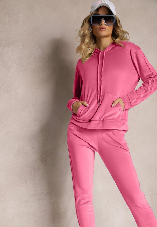 Renee - Ciemnoróżowy Komplet Dresowy o Welurowym Wykończeniu Tandrea. Kolor: różowy. Materiał: dresówka, welur