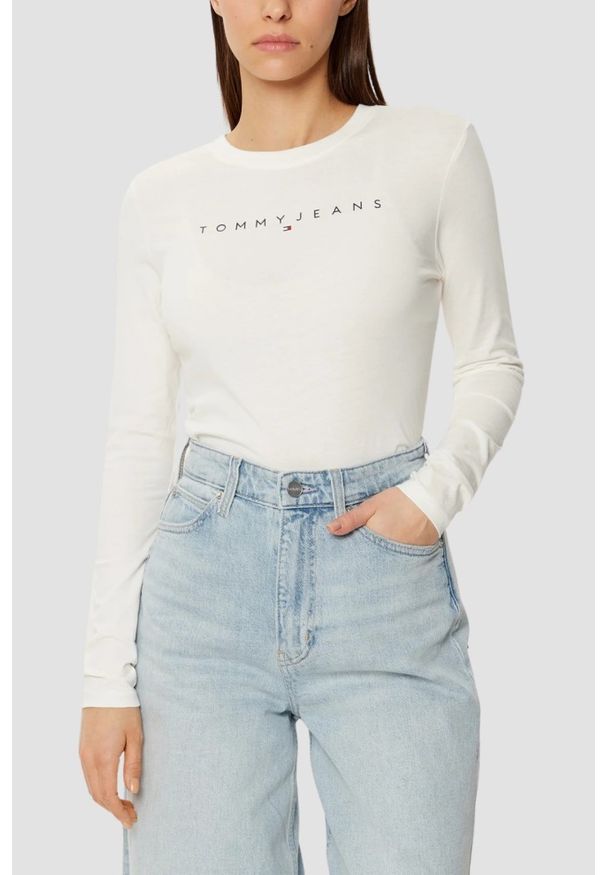 Tommy Jeans - TOMMY JEANS Biały damski longsleeve, Rozmiar M. Kolor: biały. Długość rękawa: długi rękaw