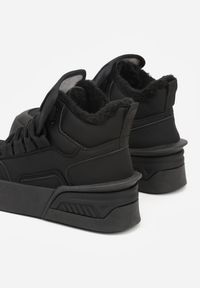 Renee - Czarne Sneakersy z Ociepleniem na Platformie z Tłoczeniem Newedela. Okazja: na co dzień. Kolor: czarny. Materiał: jeans. Obcas: na platformie #6