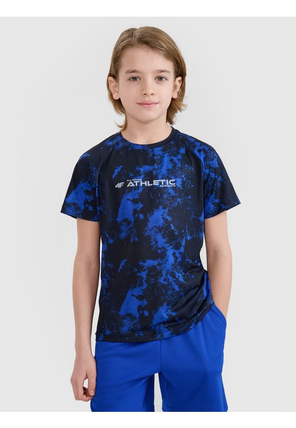 4f - 4F T-shirt sportowy szybkoschnący chłopięcy - multikolor 122/128 (6-8 lat). Kolor: wielokolorowy. Materiał: syntetyk, elastan, materiał, dzianina, włókno. Długość rękawa: krótki rękaw. Długość: krótkie. Wzór: nadruk, napisy, ze splotem, gładki. Sezon: lato. Sport: fitness