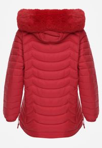 Born2be - Czerwona Pikowana Kurtka Przejściowa z Kapturem i Ściągaczami po Bokach Fezika. Okazja: na spacer, na co dzień. Typ kołnierza: kaptur. Kolor: czerwony. Materiał: futro, poliester, jeans. Styl: casual #7