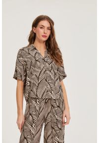MOODO - Wiskozowa koszula brązowa. Kolor: brązowy. Materiał: wiskoza #1
