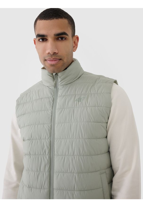 4f - 4F Bezrękawnik puchowy z wypełnieniem syntetycznym męski - khaki 3XL. Okazja: na co dzień. Typ kołnierza: kołnierzyk stójkowy. Kolor: wielokolorowy, oliwkowy, brązowy. Materiał: puch, syntetyk. Długość rękawa: bez rękawów. Długość: długie. Styl: casual, klasyczny, sportowy