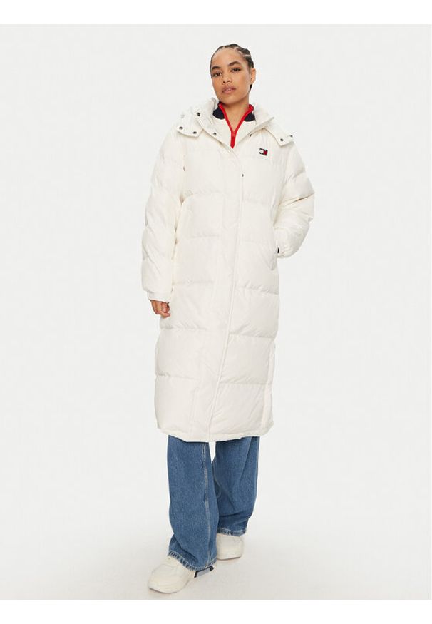 Tommy Jeans Kurtka puchowa Alaska DW0DW18860 Biały Regular Fit. Kolor: biały. Materiał: syntetyk. Sezon: zima