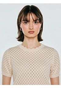 Big-Star - Sweter damski ażurowy z krótkim rękawem perłowy Diona 103. Okazja: na co dzień. Kolor: kremowy. Materiał: denim, dzianina, bawełna, tkanina. Długość rękawa: krótki rękaw. Długość: krótkie. Wzór: ażurowy. Styl: casual, klasyczny #4