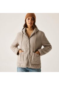 Regatta - Kurtka damska zimowa ocieplana Mikayla. Kolor: beżowy. Materiał: polar, puch. Sezon: zima. Sport: turystyka piesza #1