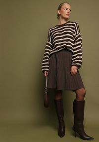 Born2be - Brązowa Rozkloszowana Spódnica z Kaszmirem i Wysokim Stanem Agrea. Okazja: na co dzień. Stan: podwyższony. Kolor: brązowy. Materiał: kaszmir. Styl: elegancki, casual