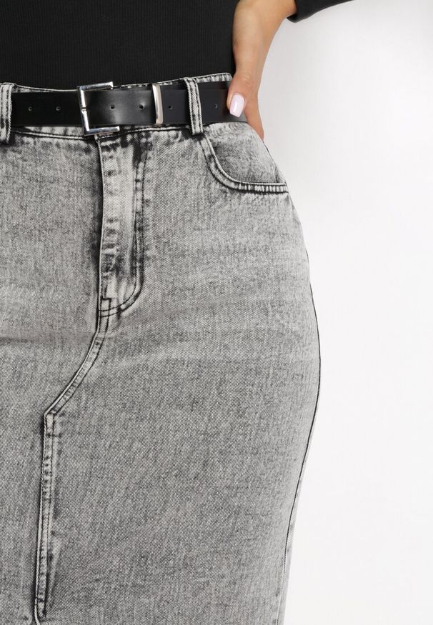 Born2be - Szara Jeansowa Spódnica Maxi z Paskiem Goergen. Stan: podwyższony. Kolor: szary. Materiał: jeans. Wzór: aplikacja