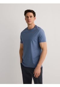 Reserved - T-shirt regular fit z modalem - granatowy. Kolor: niebieski. Materiał: bawełna