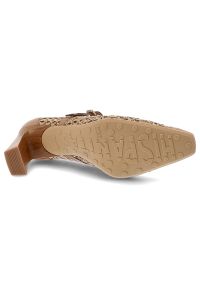 Czółenka damskie Hispanitas, z łączonych materiałów z ażurową cholewką o plecionym wykończeniu stabilny obcas o słupkowym kształcie, beżowe, RHV26460. Okazja: na spotkanie biznesowe. Zapięcie: pasek. Kolor: beżowy. Szerokość cholewki: normalna. Wzór: ażurowy. Materiał: materiał. Obcas: na obcasie. Styl: biznesowy, elegancki. Wysokość obcasa: średni #5