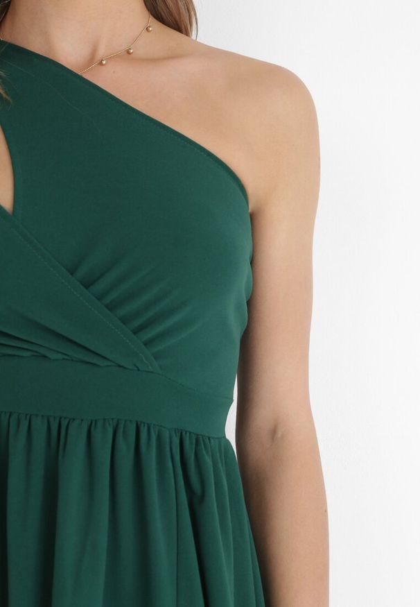 Born2be - Zielona Sukienka Maxi Na Jedno Ramię z Rozcięciem na Dole Jasminta. Okazja: na ślub cywilny, na wesele, na imprezę. Kolekcja: dla wysokich. Kolor: zielony. Długość rękawa: bez rękawów. Wzór: aplikacja. Typ sukienki: asymetryczne. Styl: elegancki. Długość: maxi