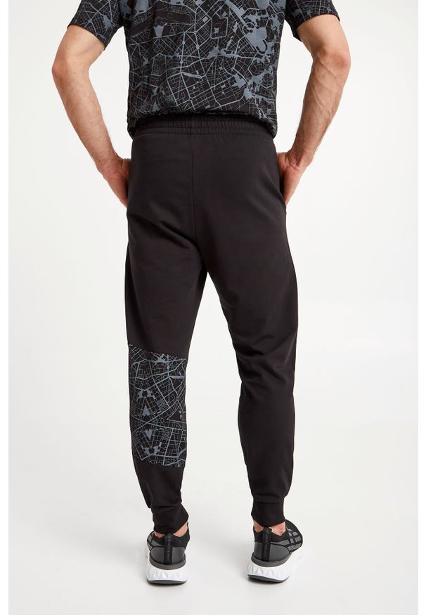 EA7 Emporio Armani - Spodnie dresowe EA7 EMPORIO ARMANI. Materiał: dresówka