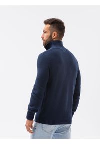 Ombre Clothing - Sweter męski ze stójką - ciemnoniebieski E194 - L. Typ kołnierza: kołnierzyk stójkowy. Kolor: niebieski. Materiał: akryl, bawełna. Wzór: prążki #4