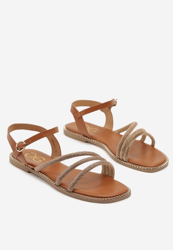 Renee - Brązowe Sandały z Cyrkoniowymi Paskami Irriona. Okazja: na co dzień. Zapięcie: pasek. Kolor: brązowy. Wzór: aplikacja. Obcas: na obcasie. Styl: elegancki, casual. Wysokość obcasa: niski