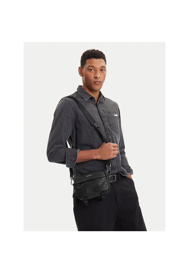 Hugo - Saszetka HUGO. Kolor: czarny